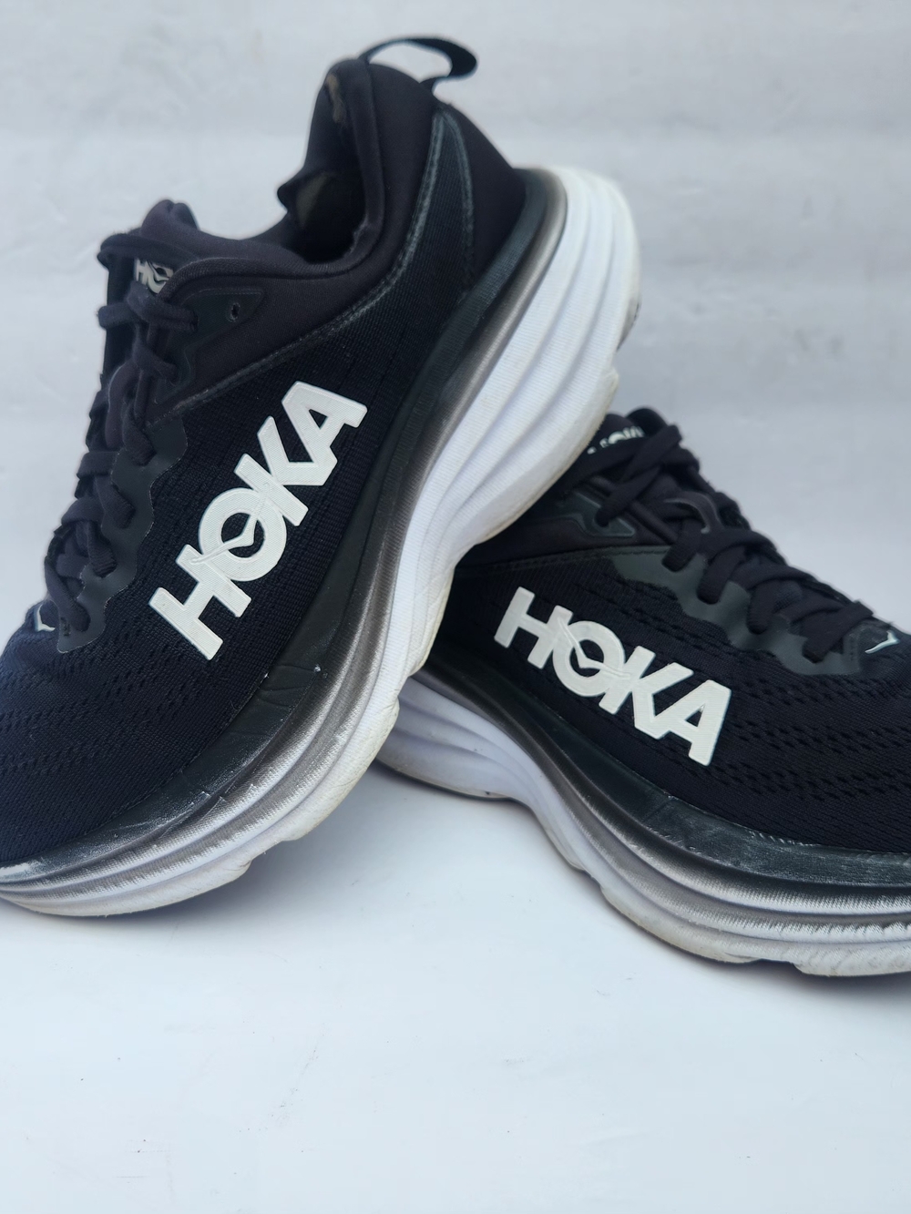 Hoka Bondi 8 Women's Black and White Cushion Running Shoes Size 7D - Picture 2 of 9